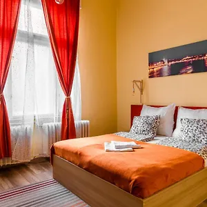  Ostello Goodmo House